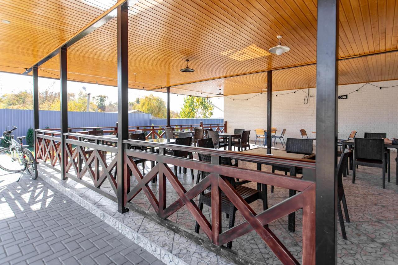 Autolux Hotel Cahul Bagian luar foto