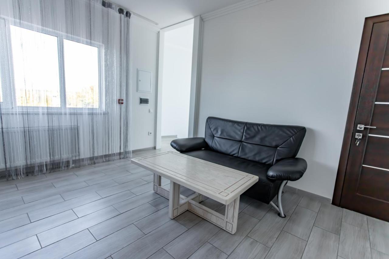 Autolux Hotel Cahul Bagian luar foto